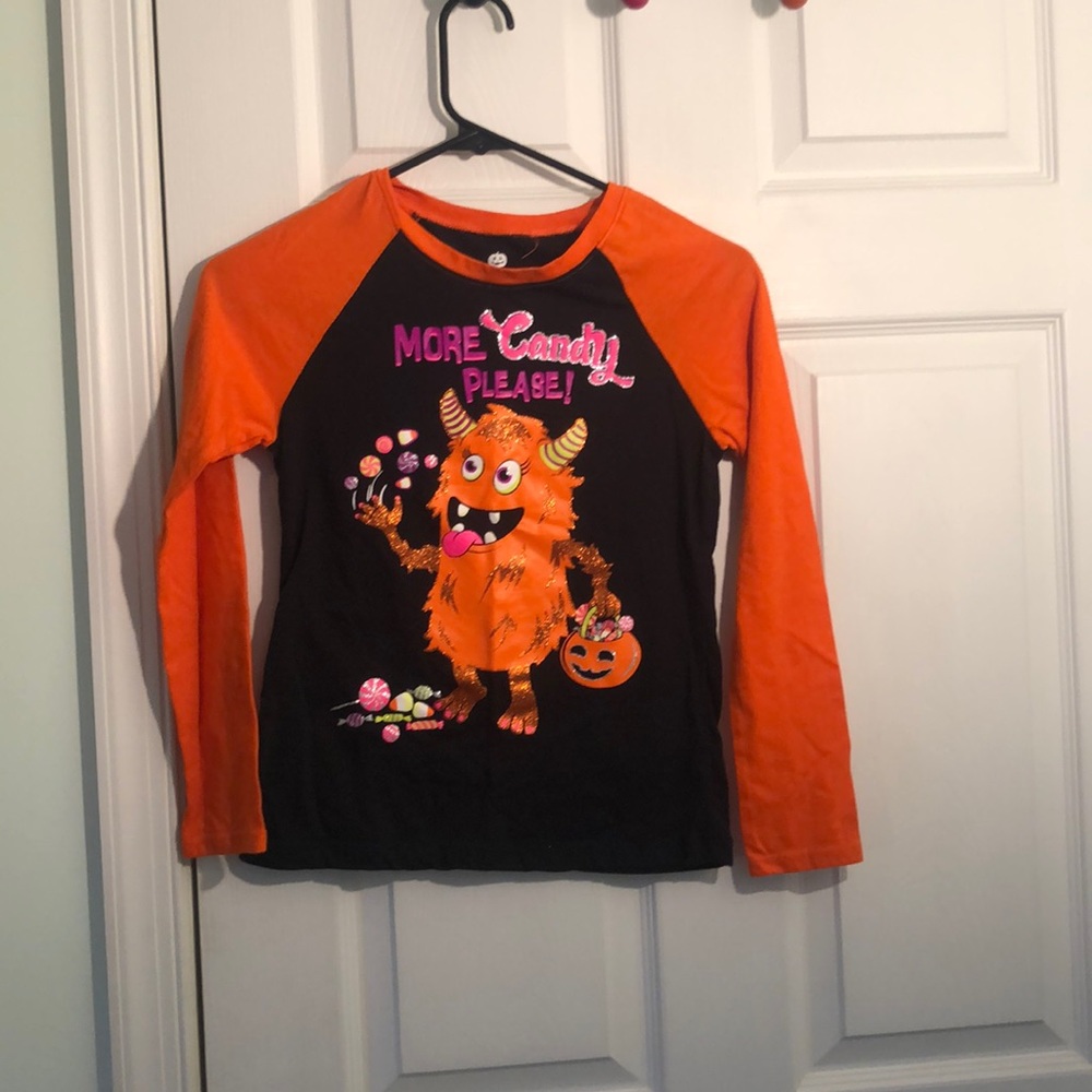Girl’s halloween shirt